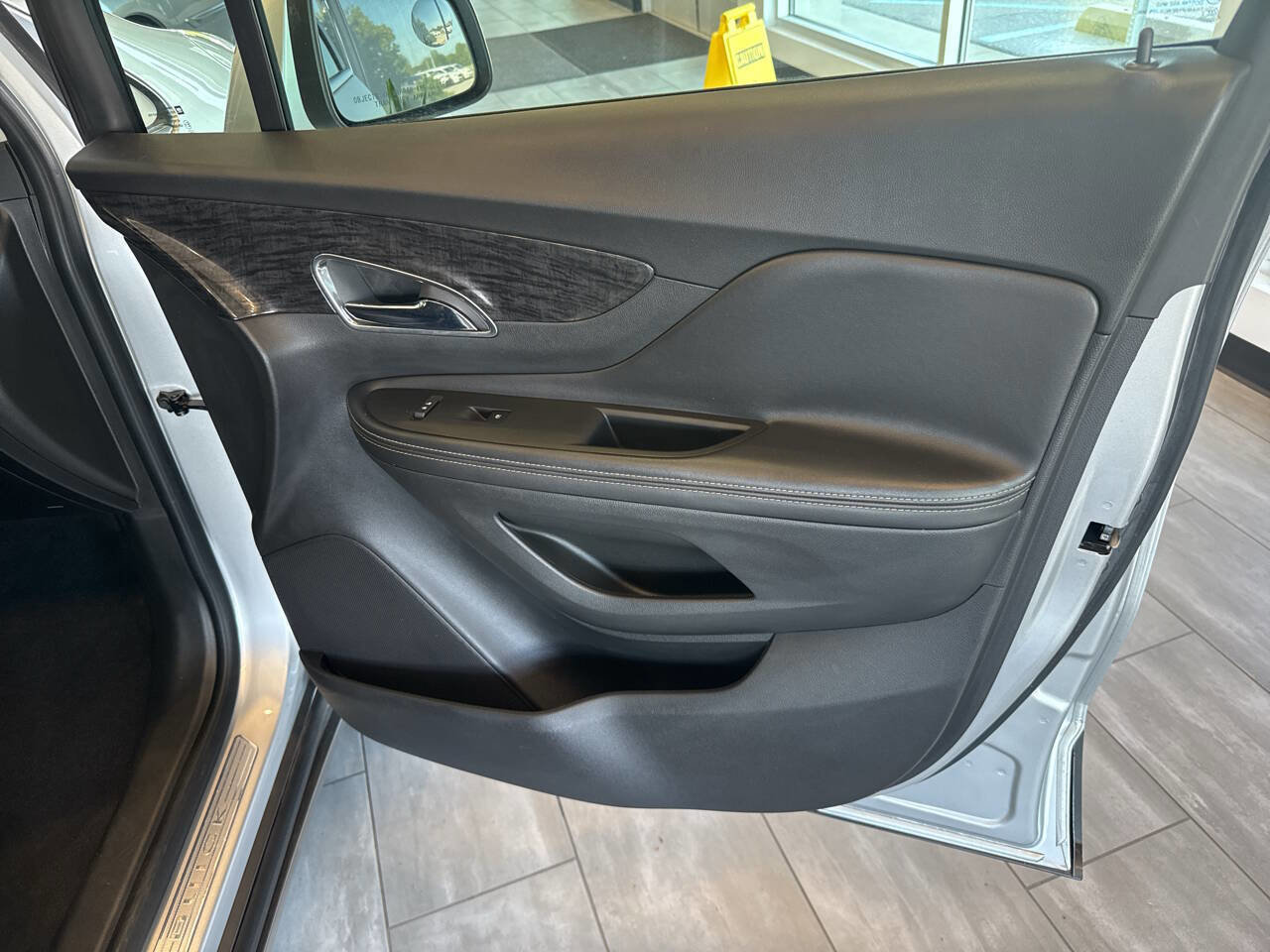 Used 2014 Buick Encore FWD image 19