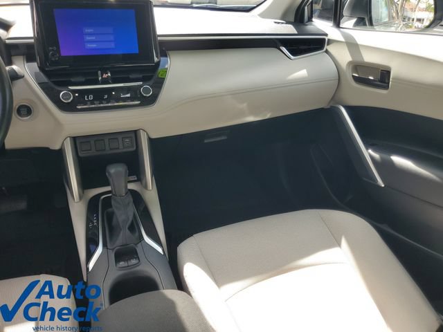 Used 2023 Toyota Corolla Cross LE w/ Moonroof Package AWD/4WD image 16