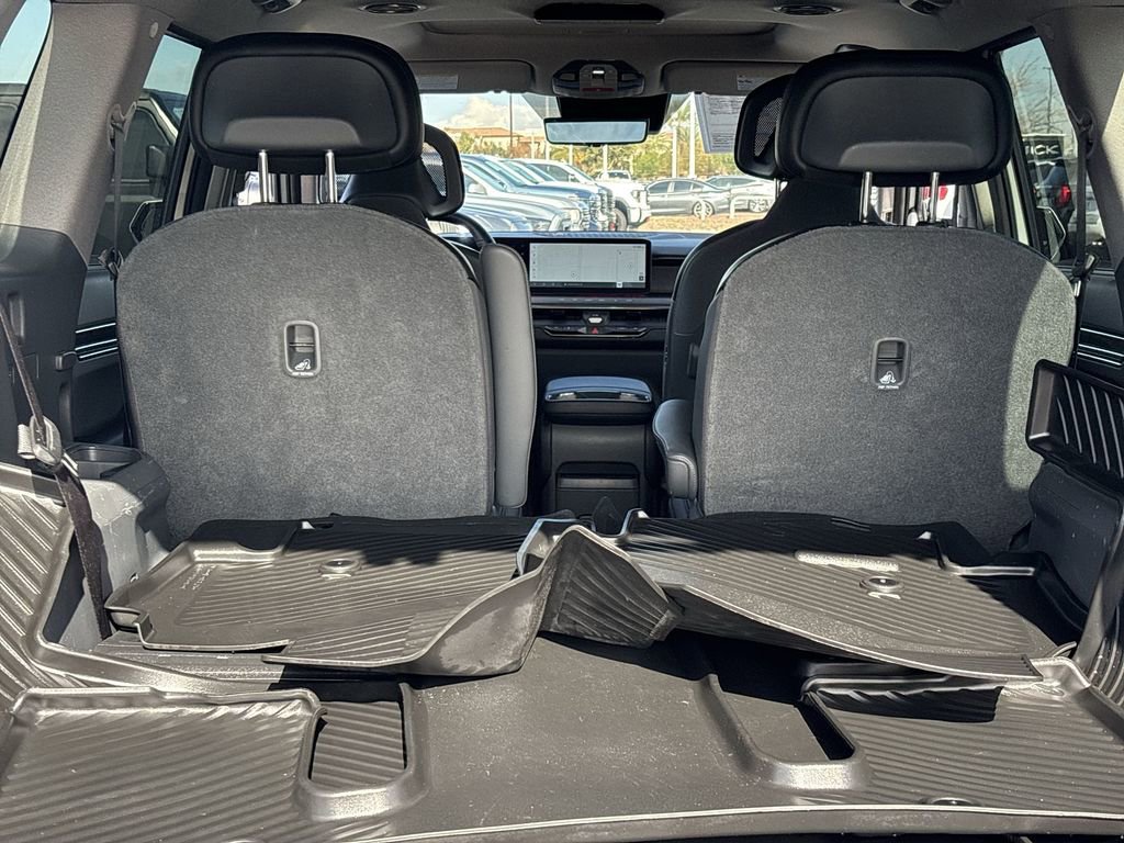 Used 2024 Kia EV9 Land image 27