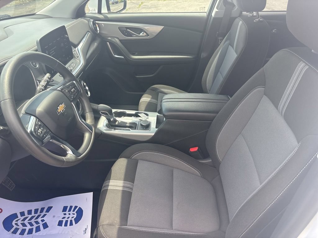 Used 2025 Chevrolet Blazer LT FWD image 14