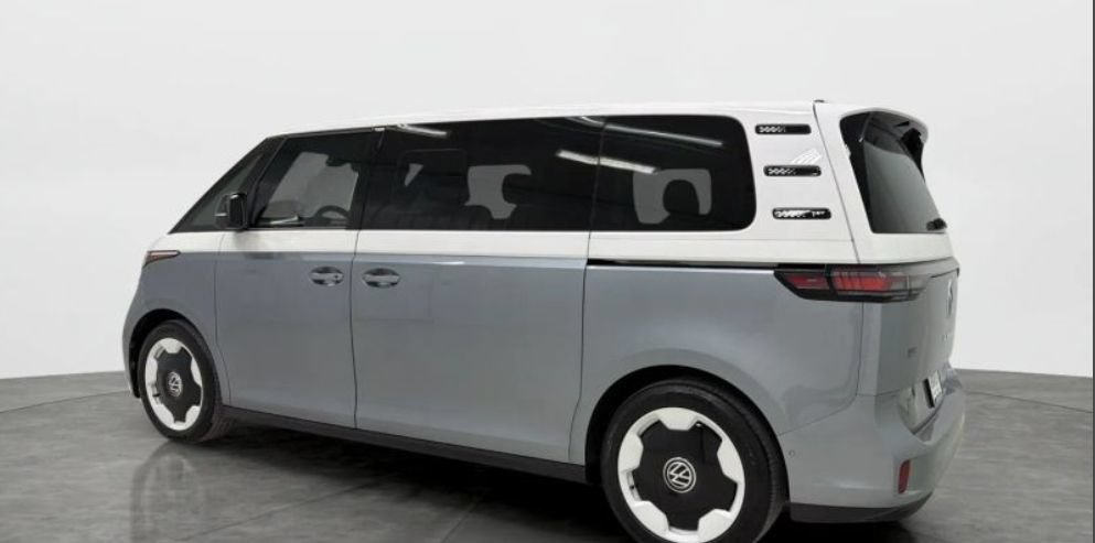 Used 2025 Volkswagen ID. Buzz 1st Edition AWD/4WD image 3