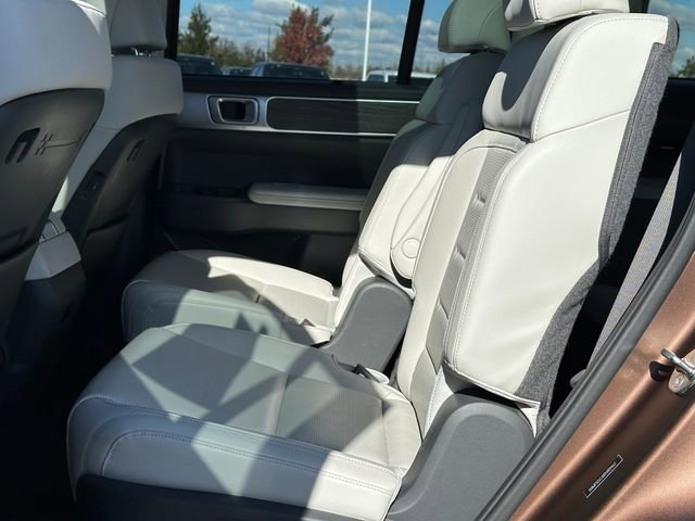 Used 2024 Hyundai Santa Fe Calligraphy image 17