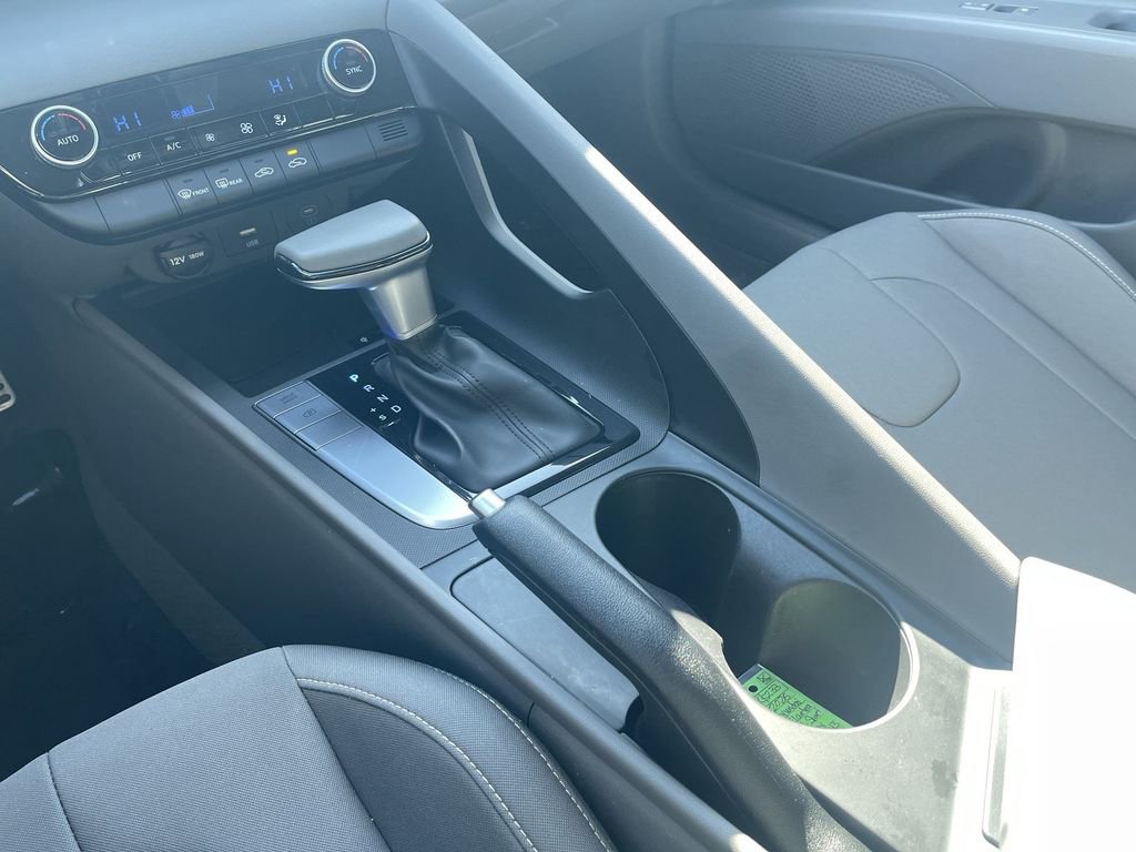 Used 2025 Hyundai Elantra Sport image 18