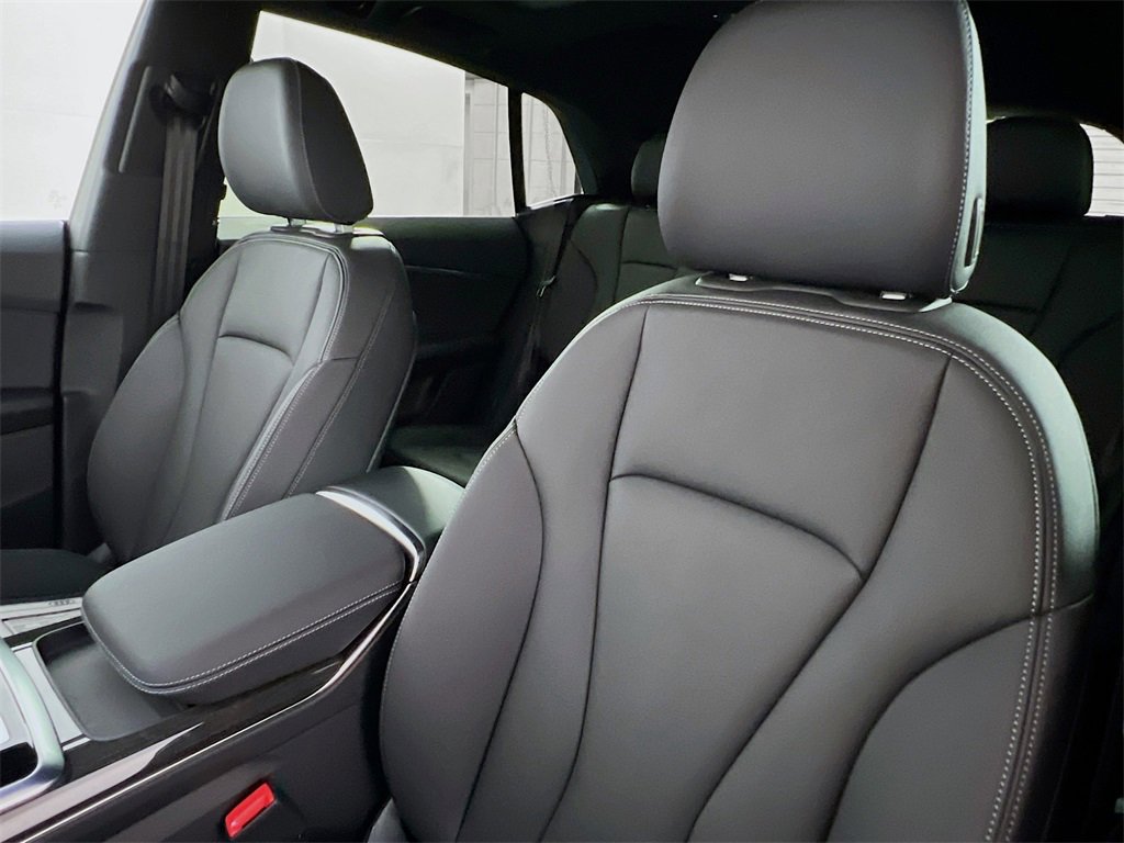New 2025 Audi Q8 Premium image 11