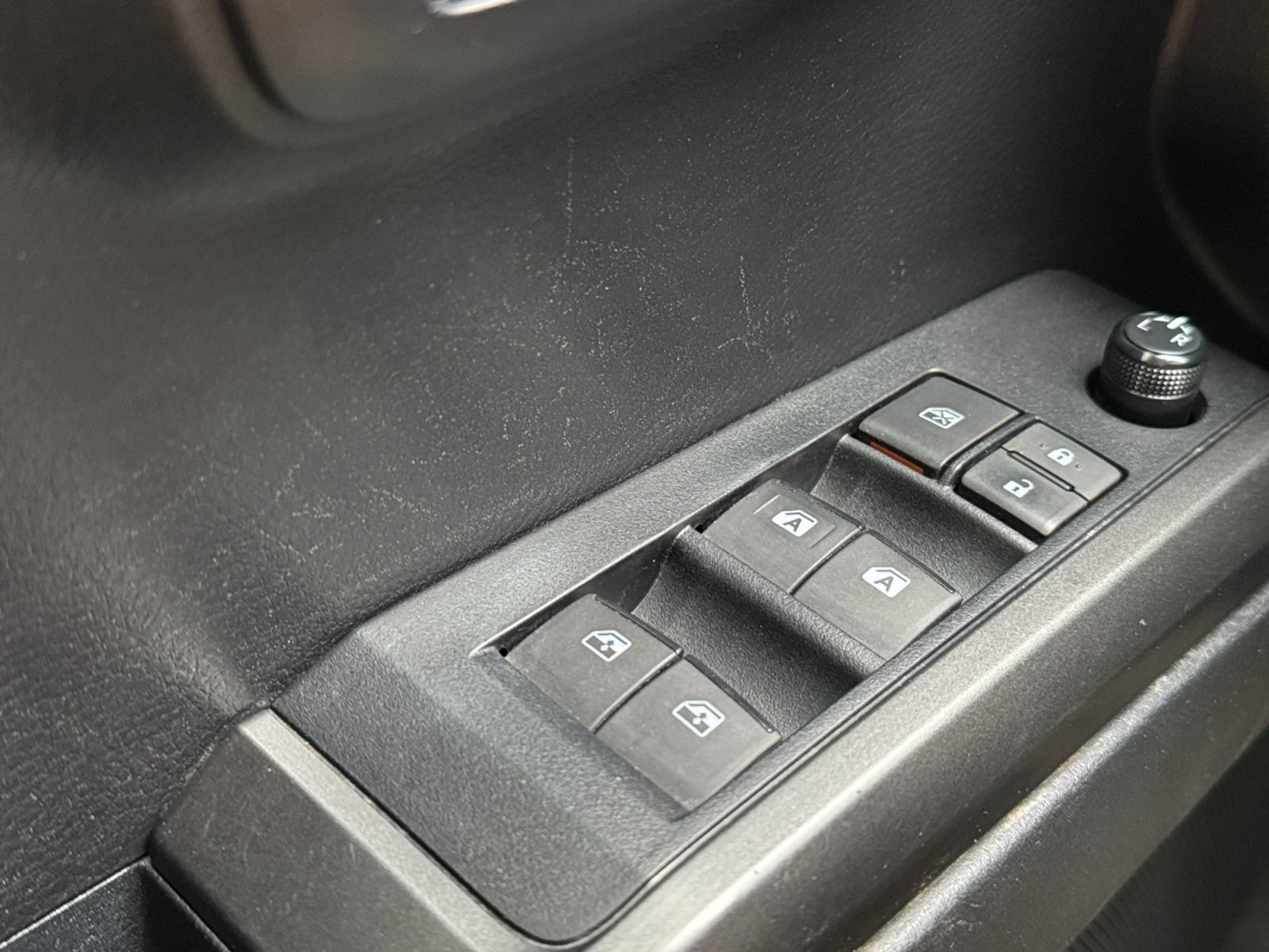 Used 2021 Toyota Tacoma TRD Off-Road w/ Technology Package AWD/4WD image 15