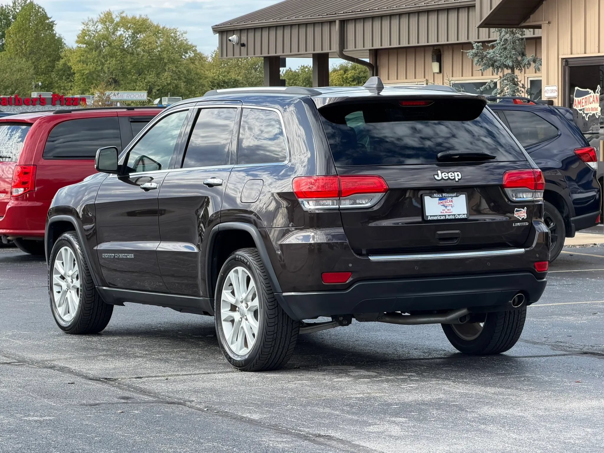 Used 2017 Jeep Grand Cherokee Limited RWD image 7