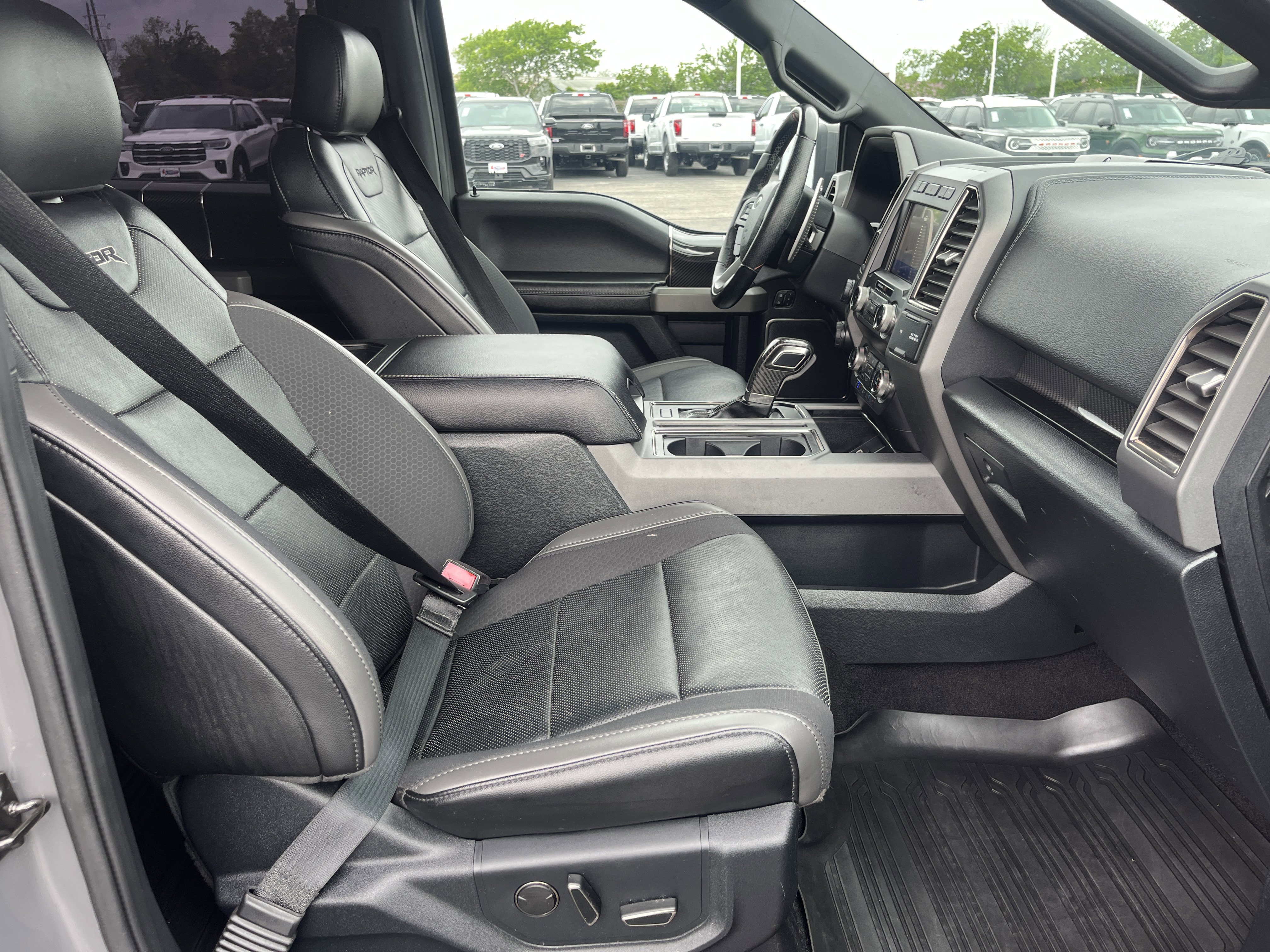 Used 2020 Ford F150 Raptor w/ Equipment Group 802A Luxury AWD/4WD image 17
