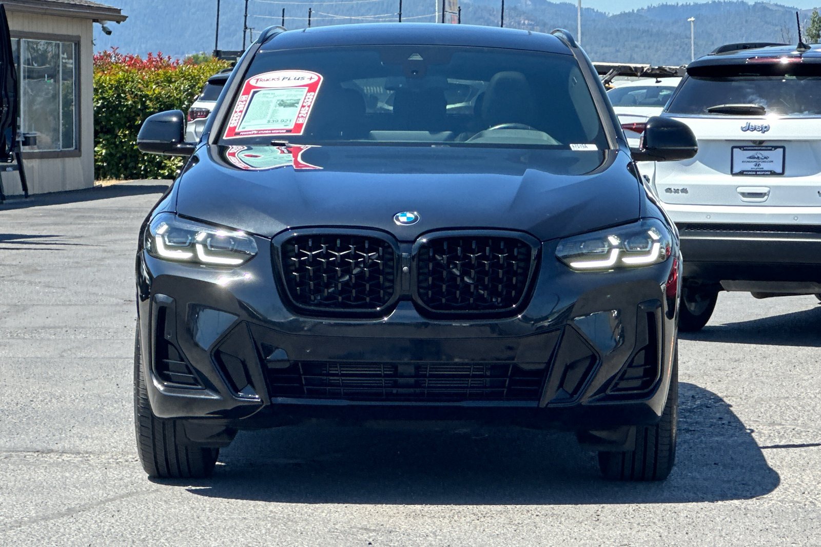 Used 2023 BMW X4 xDrive30i w/ M Sport Package AWD/4WD image 9