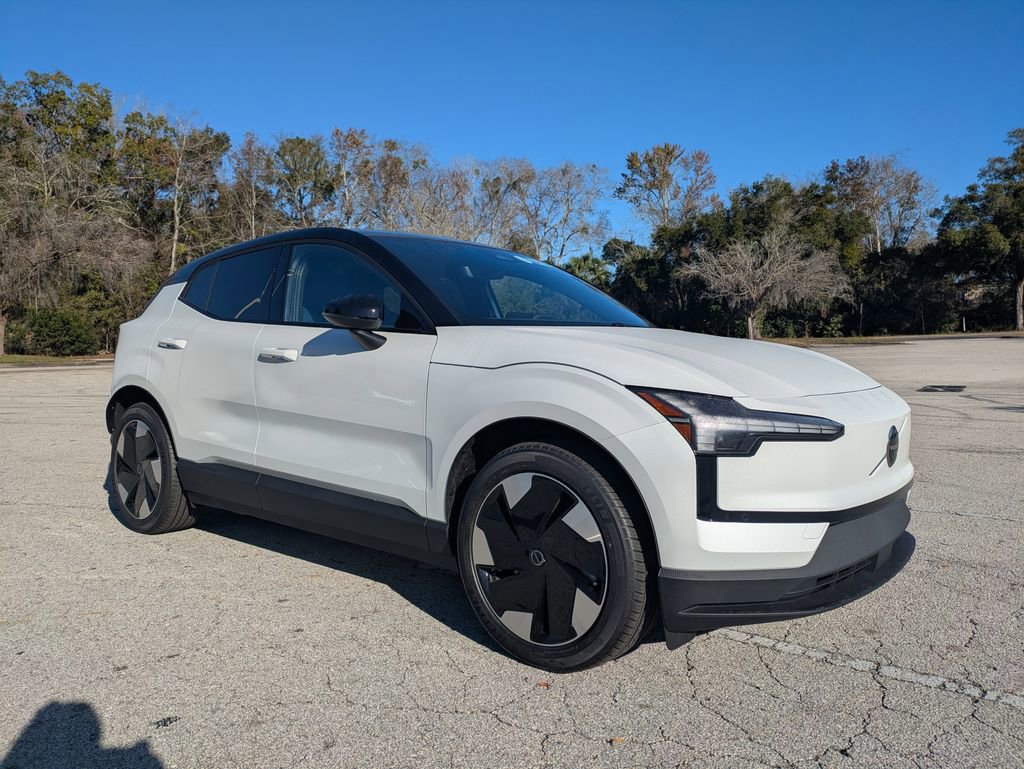 New 2026 Volvo EX30 Plus w/ Protection Package Premier image 7