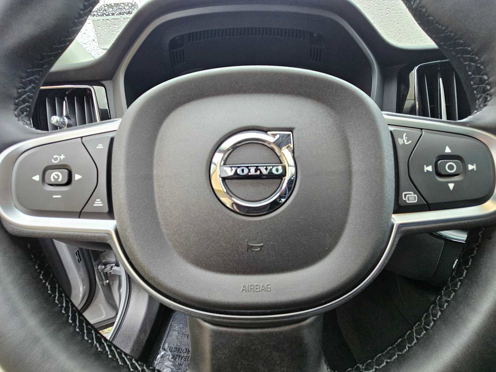 Certified 2025 Volvo XC60 B5 Core w/ Protection Package Premier image 60