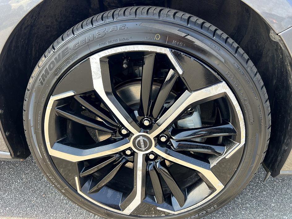 Certified 2024 Nissan Altima 2.5 SR w/ SR Premium Package image 12