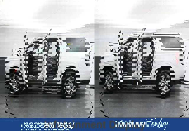 Used 2023 Chevrolet Suburban Premier image 45