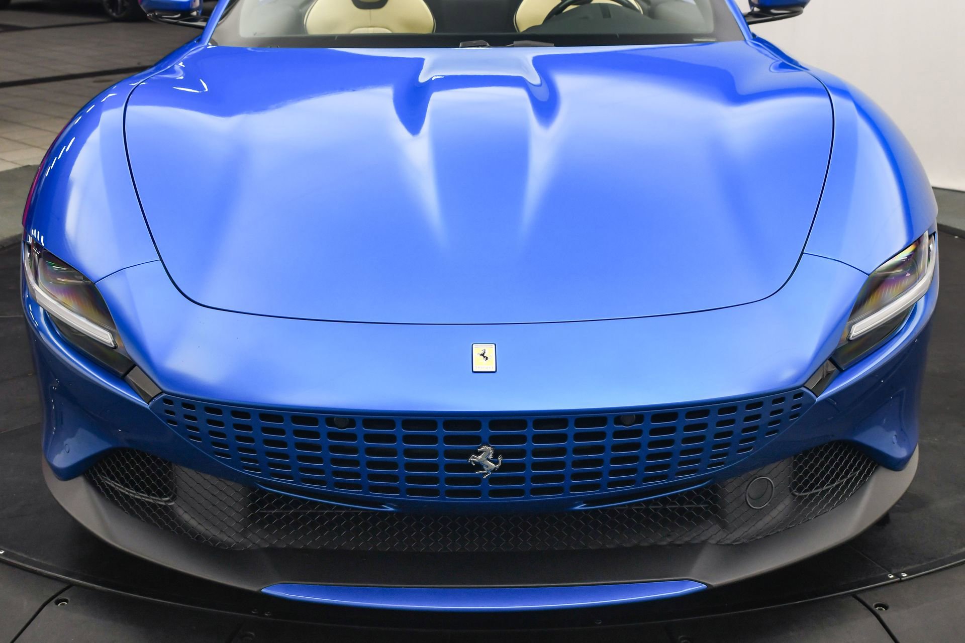 Used 2025 Ferrari Roma Spider image 30