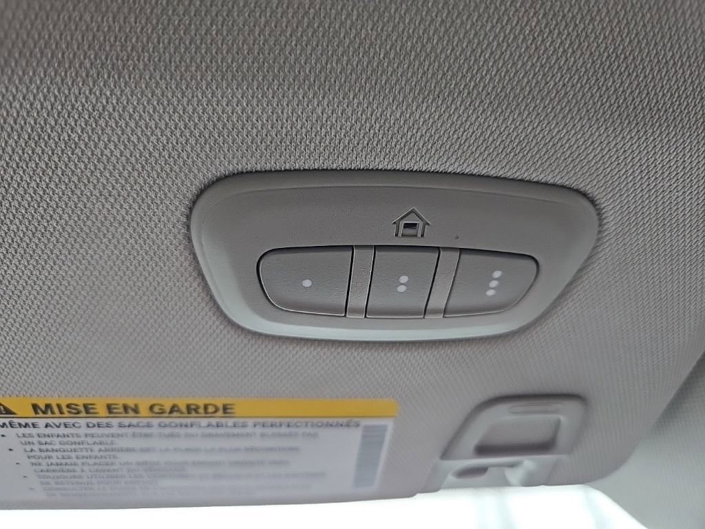 Used 2023 Jeep Grand Cherokee L Limited w/ Black Appearance Package image 32