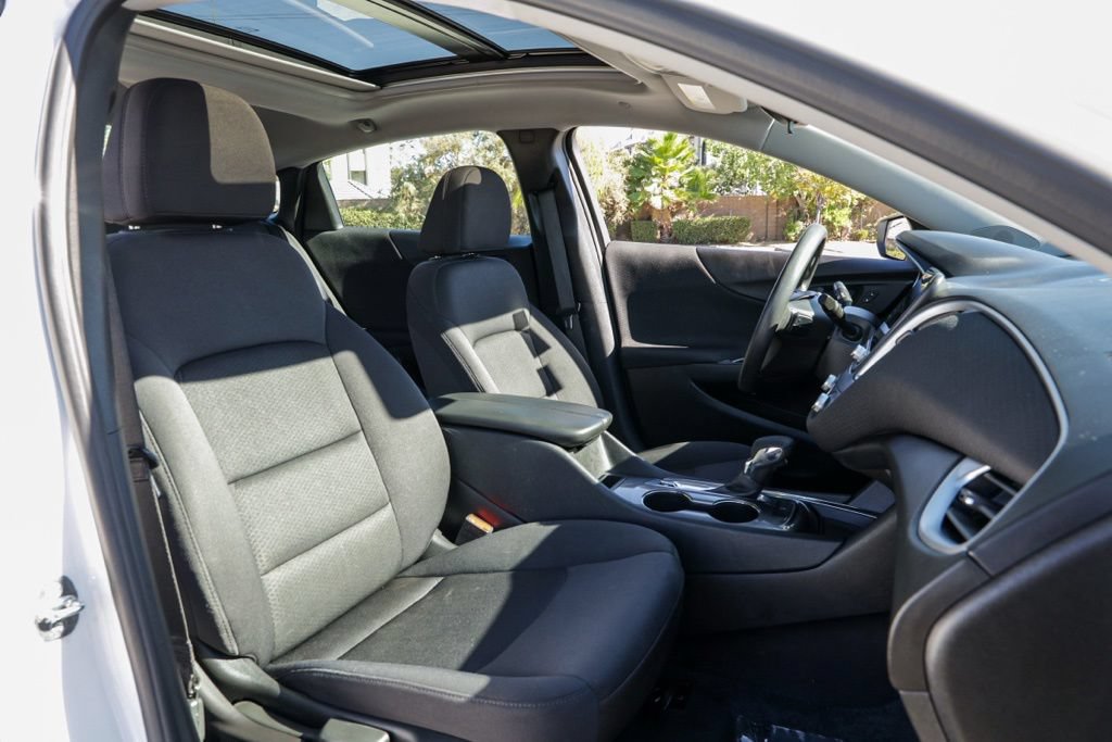 Used 2023 Chevrolet Malibu LT FWD image 19
