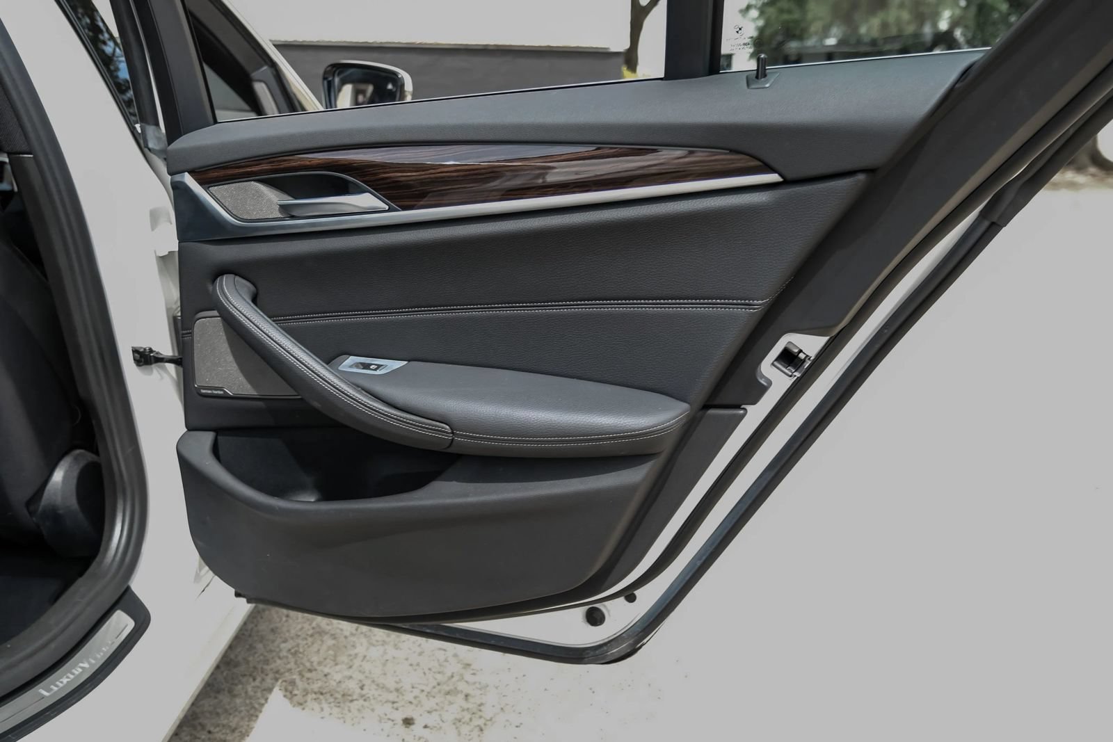 Used 2019 BMW 540i xDrive AWD/4WD image 44