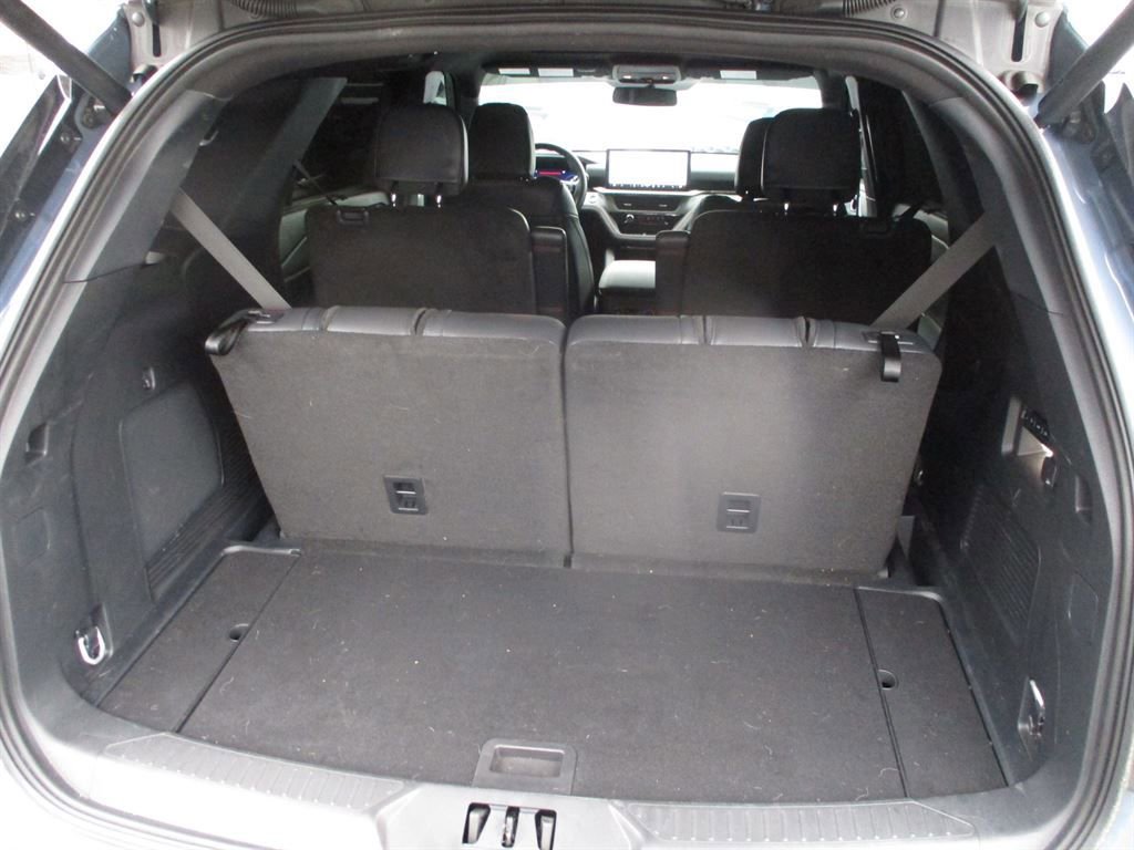 Used 2025 Ford Explorer ST image 11