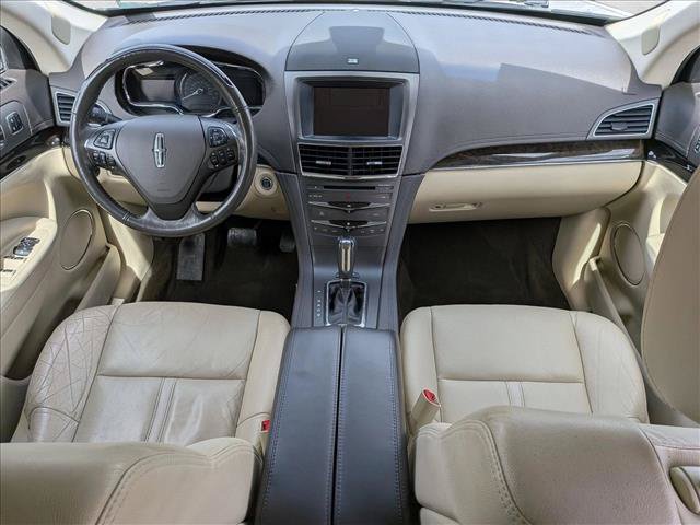Used 2013 Lincoln MKT AWD image 19