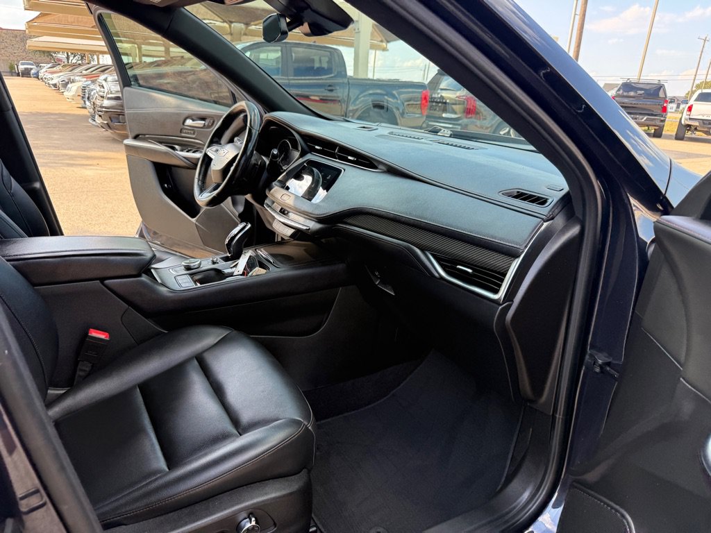 Used 2023 Cadillac XT4 Sport w/ Cold Weather Package FWD image 15