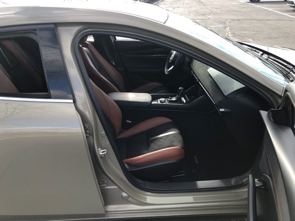 Used 2024 MAZDA MAZDA3 s image 23