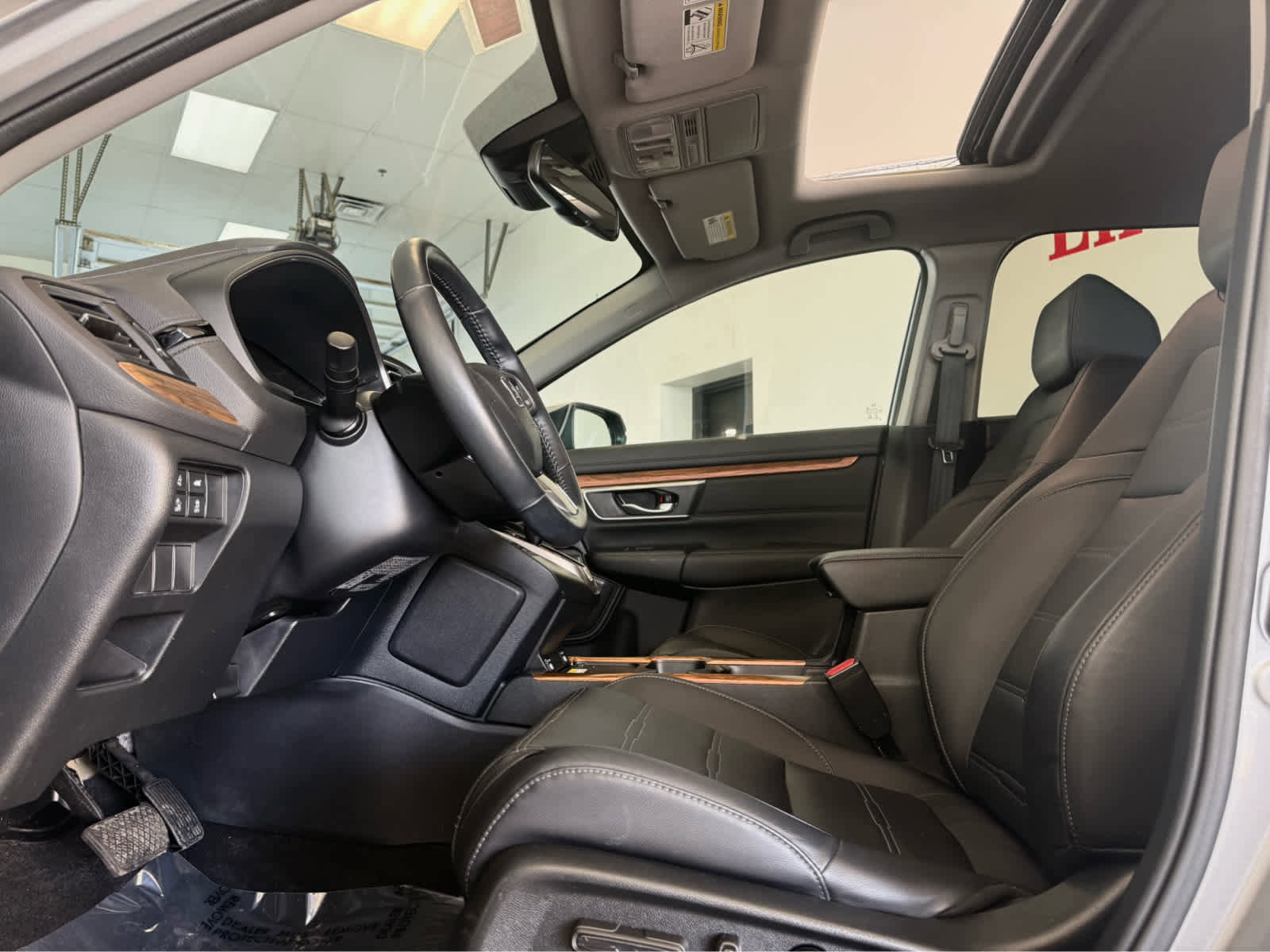 Used 2020 Honda CR-V Touring image 10