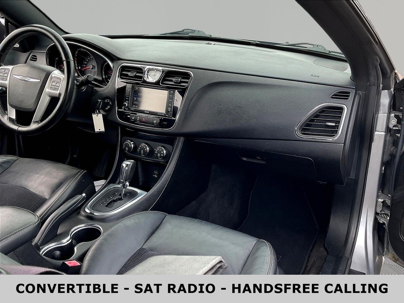 Used 2014 Chrysler 200 S FWD image 25