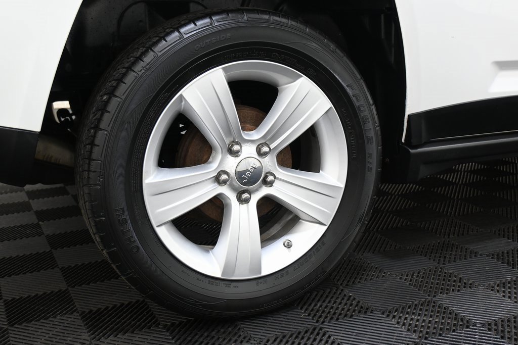 Used 2012 Jeep Compass Sport image 32