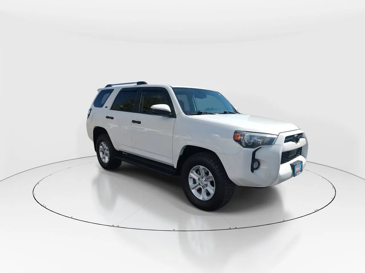 Used 2020 Toyota 4Runner SR5 AWD/4WD image 2