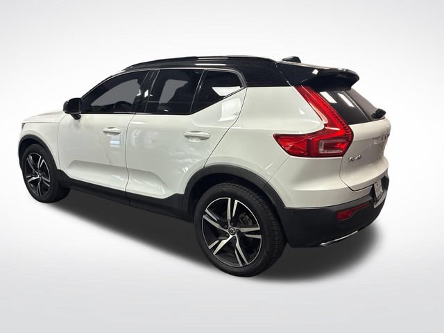 Used 2019 Volvo XC40 T5 R-Design AWD/4WD image 3