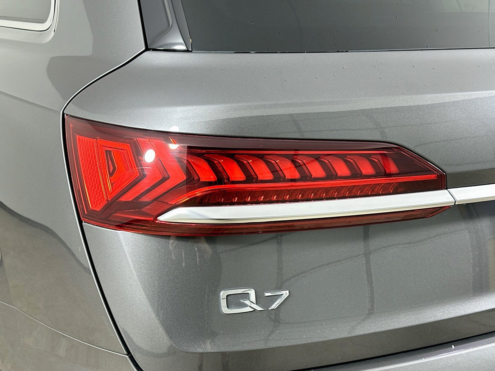Used 2023 Audi Q7 3.0T Premium Plus AWD/4WD image 12