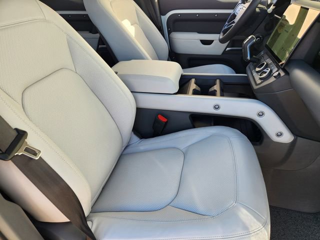 Used 2026 Land Rover Defender 130 S image 10