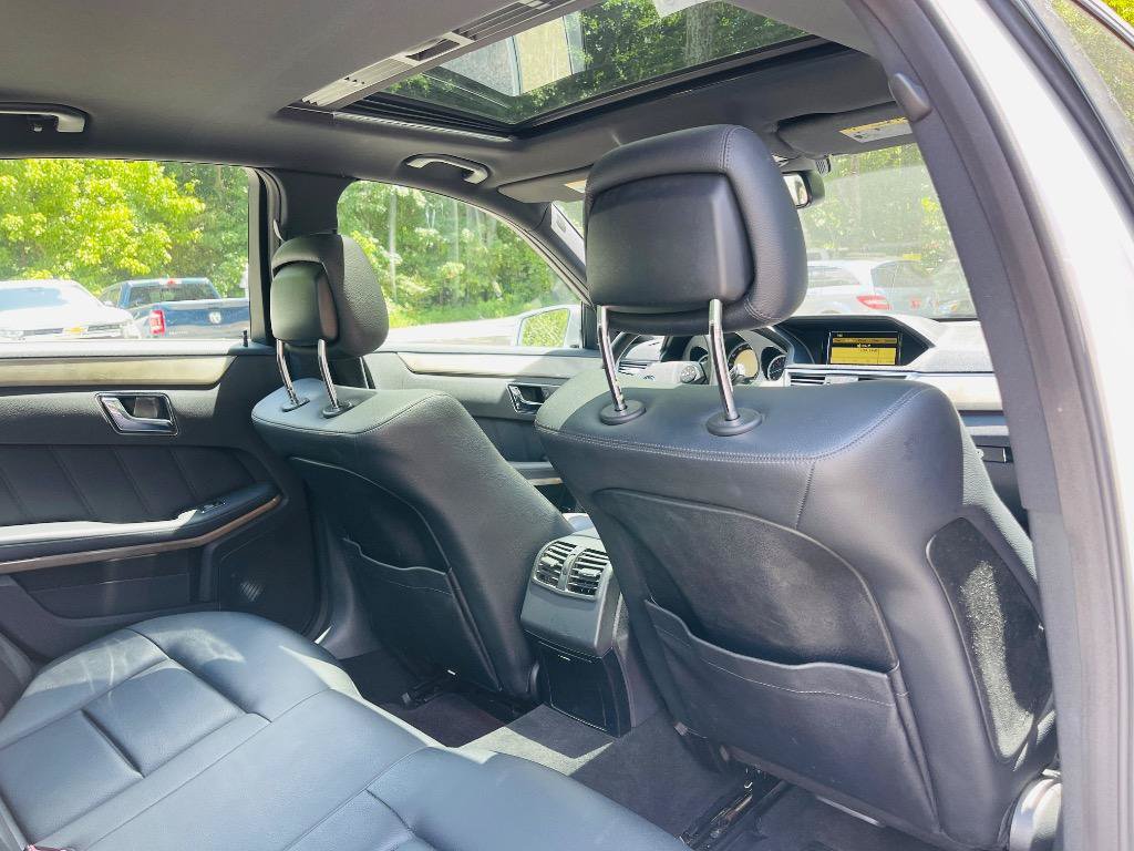 Used 2010 Mercedes-Benz E 350 Sedan image 46