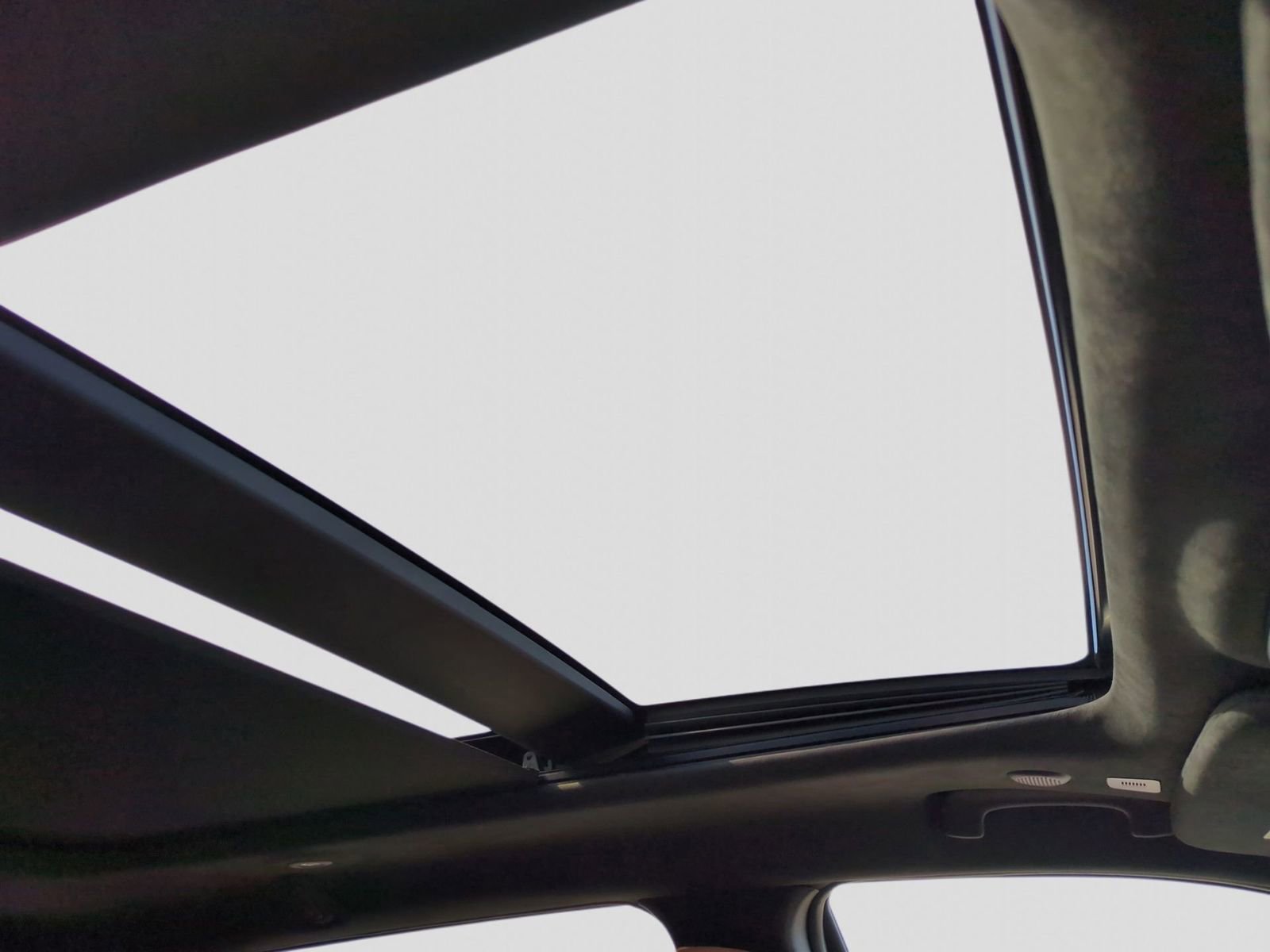 Used 2021 Jeep Grand Cherokee SRT image 27