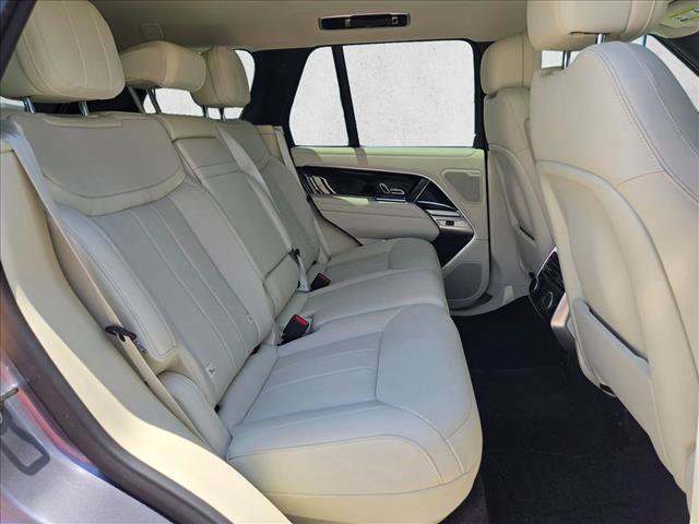 Used 2025 Land Rover Range Rover SE AWD/4WD image 19