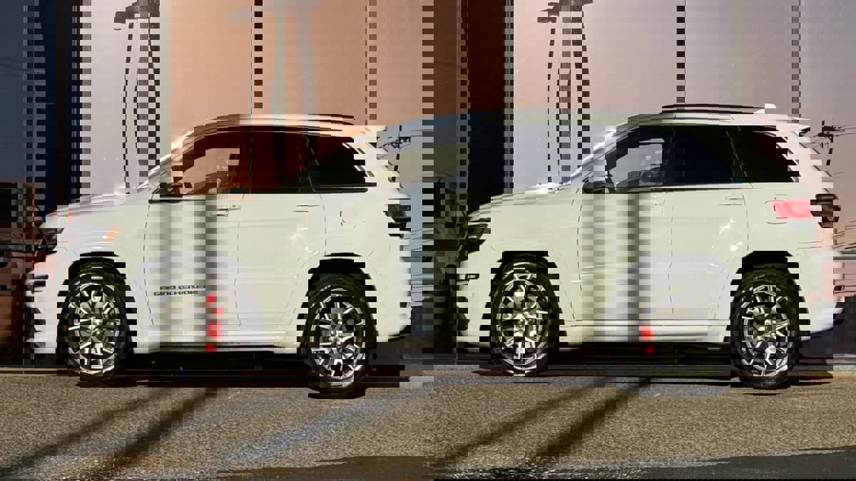 Used 2015 Jeep Grand Cherokee SRT w/ Trailer Tow Group IV image 7