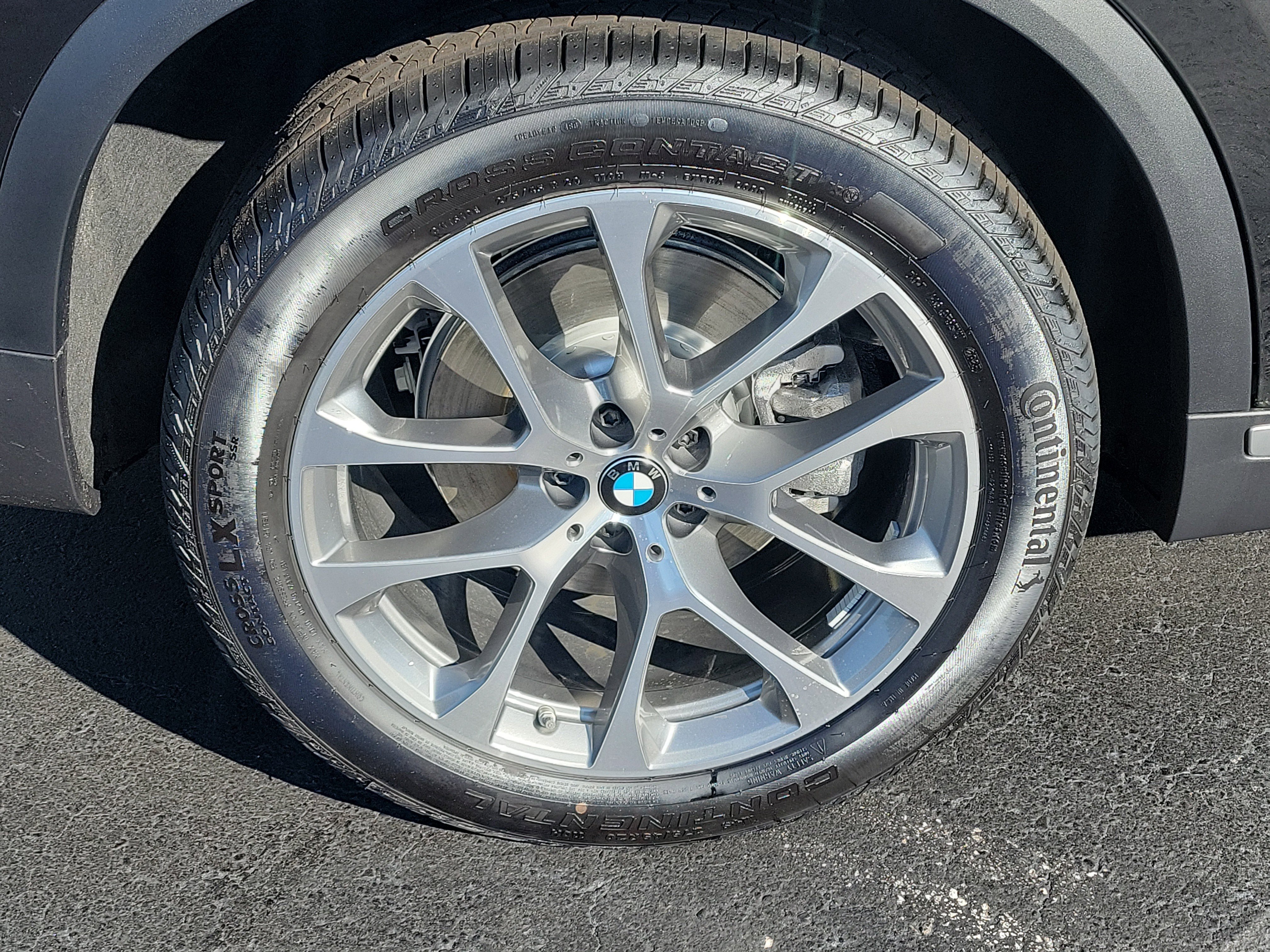 New 2026 BMW X5 xDrive40i w/ Climate Comfort Package image 7