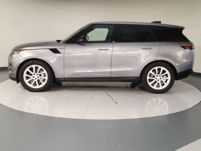 Used 2025 Land Rover Range Rover Sport SE image 5