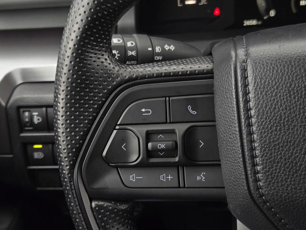 Used 2025 Toyota Tacoma SR5 image 23