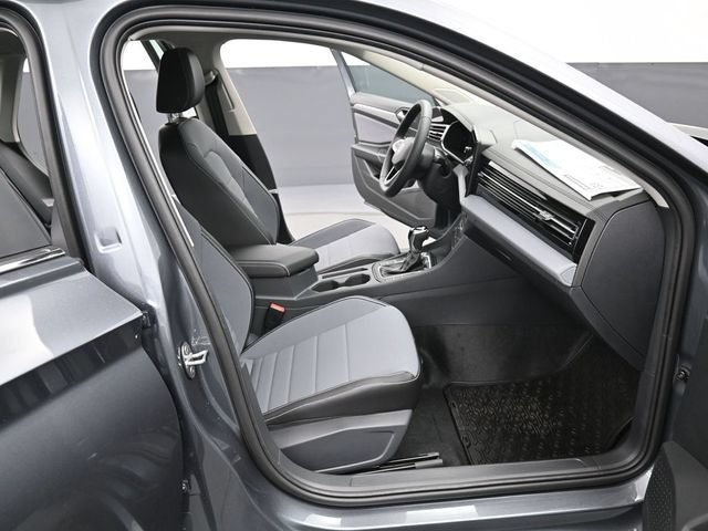 New 2026 Volkswagen Jetta SE FWD image 14