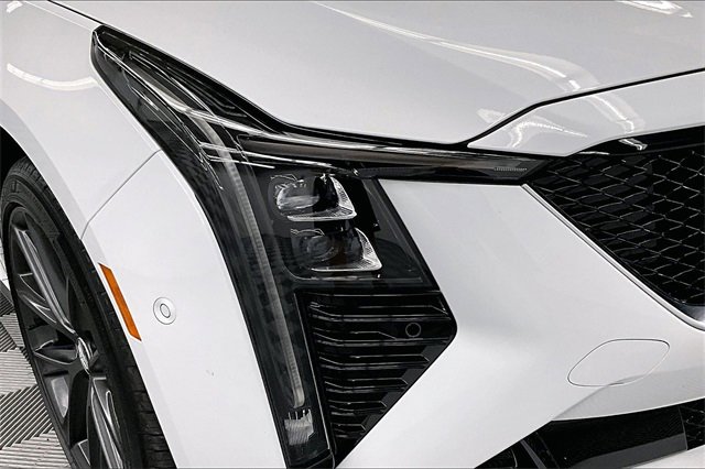 Used 2025 Cadillac CT5 Sport w/ Technology Package image 33