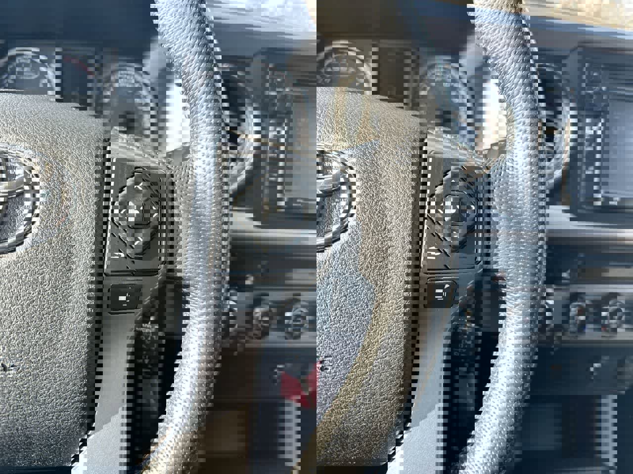 Used 2016 Toyota Tacoma SR5 image 30