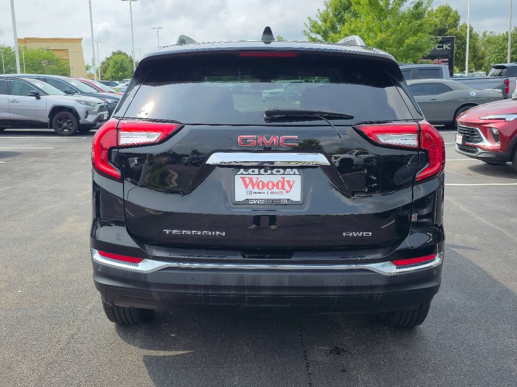 Certified 2022 GMC Terrain SLT w/ Tech Package AWD/4WD image 9