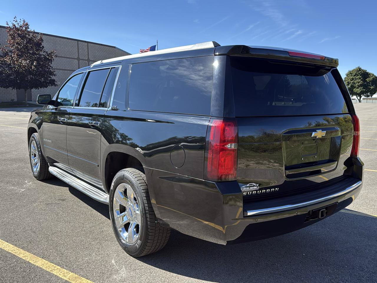 Used 2015 Chevrolet Suburban LTZ AWD/4WD image 7
