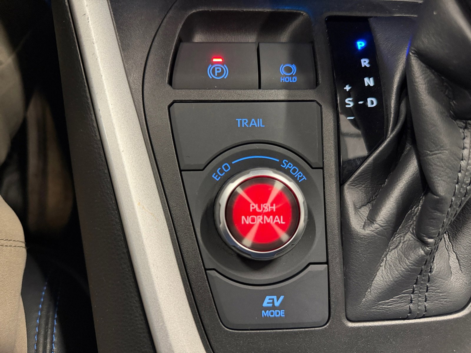 Used 2021 Toyota RAV4 XSE image 34