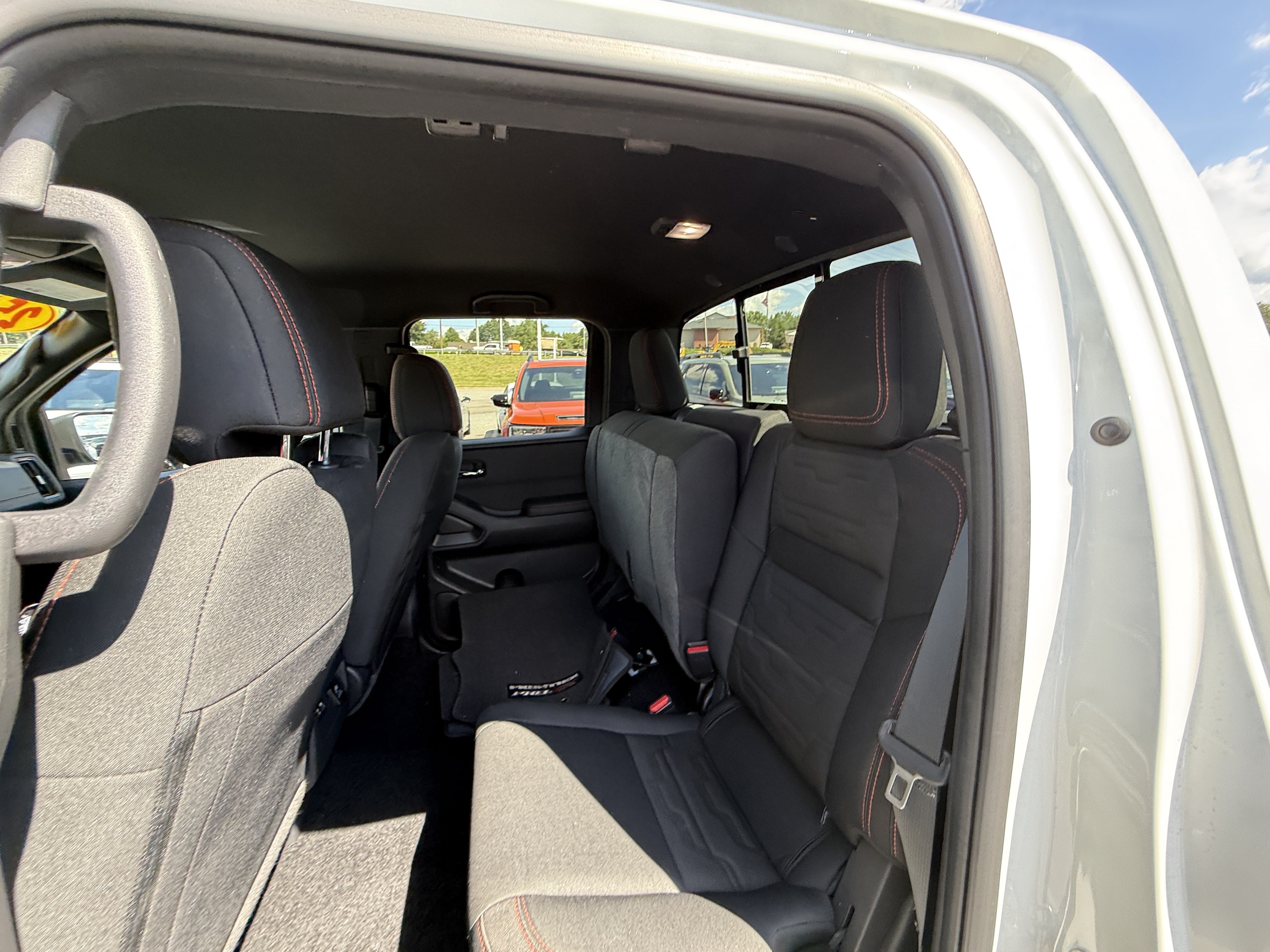 Used 2025 Nissan Frontier PRO-4X w/ Pro Convenience Package AWD/4WD image 31