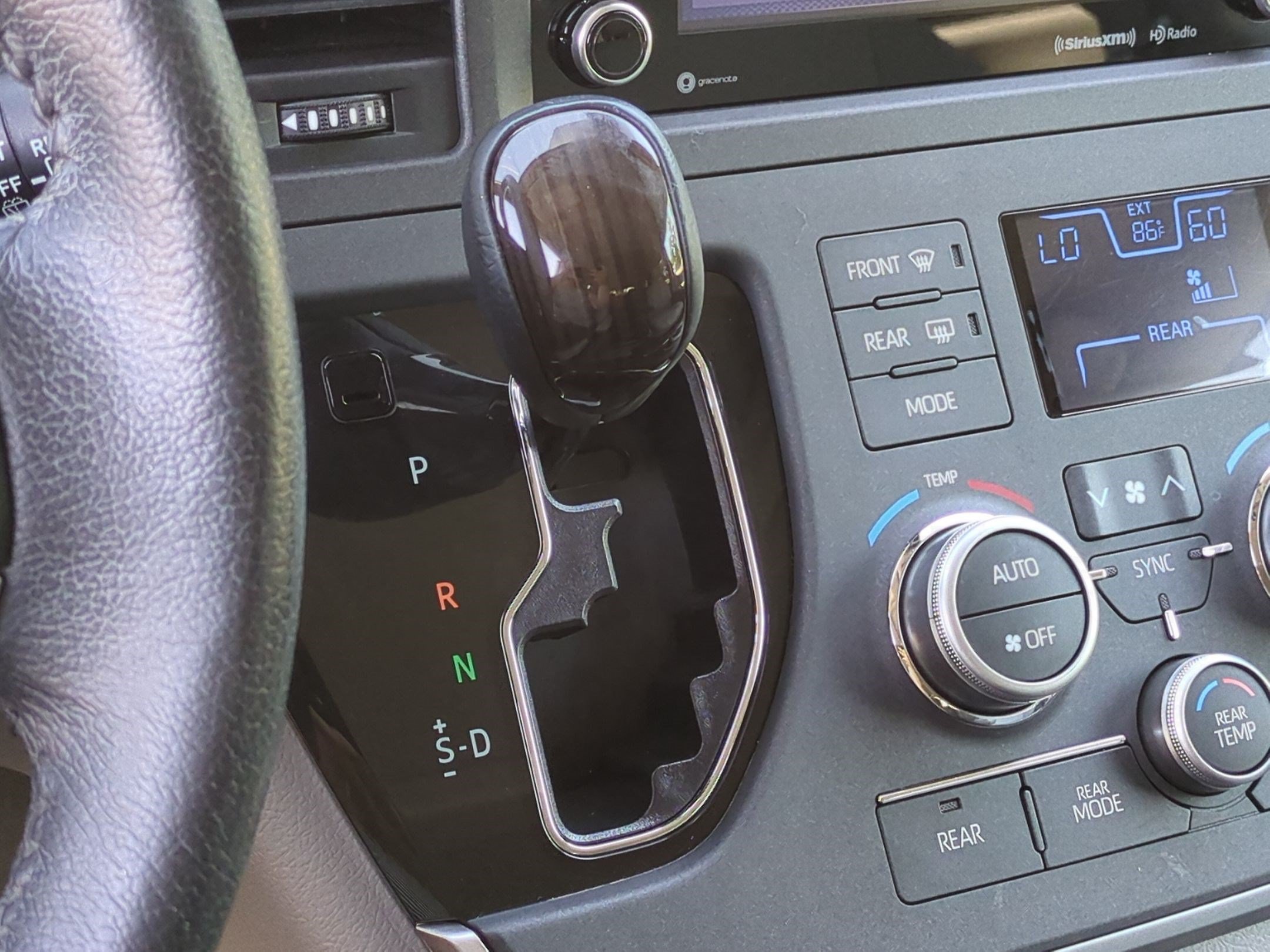 Used 2020 Toyota Sienna XLE FWD image 27