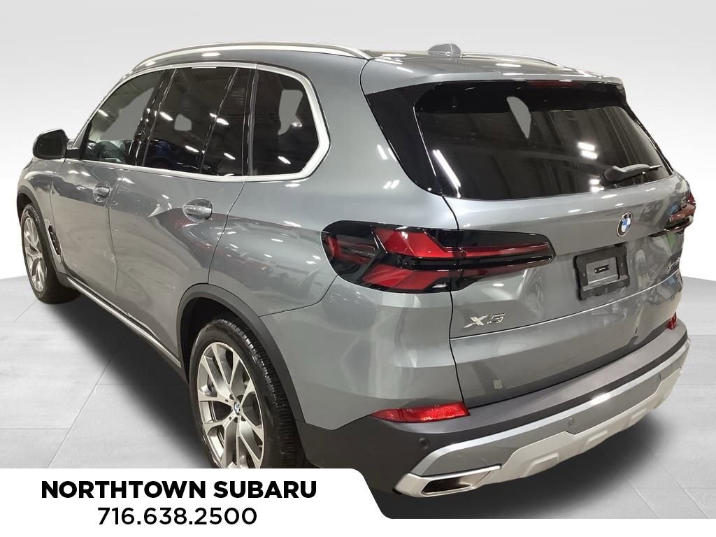Used 2025 BMW X5 xDrive40i w/ Parking Assistance Package image 11