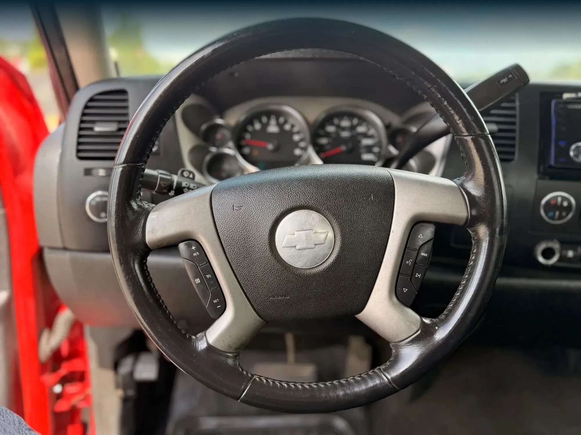 Used 2007 Chevrolet Silverado 1500 LT w/ 1LT Convenience Package AWD/4WD image 24