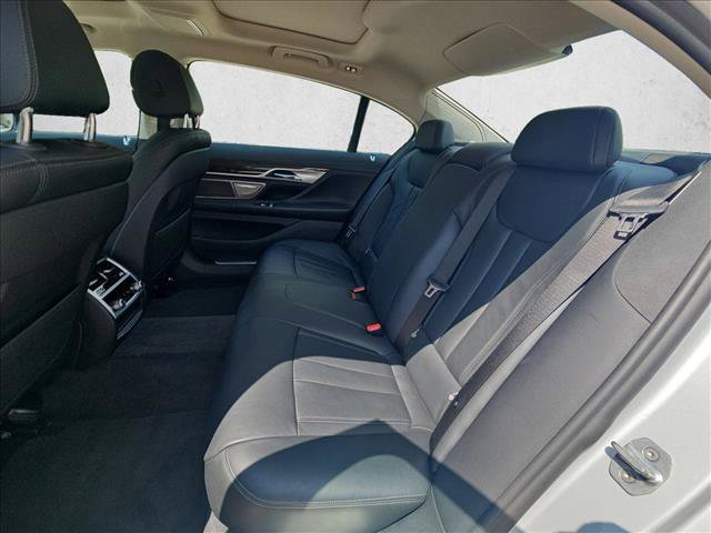 Used 2019 BMW 740i w/ Cold Weather Package RWD image 18