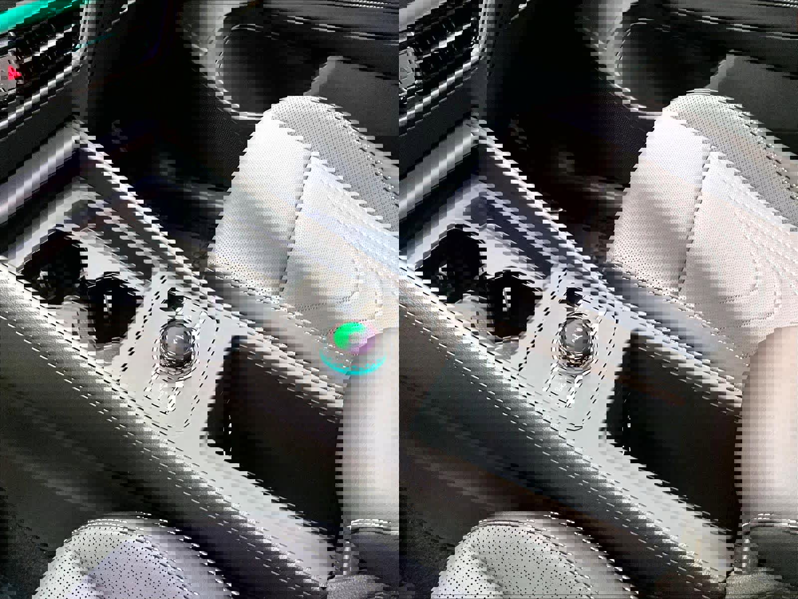 Certified 2025 Volkswagen Tiguan SE w/ Panoramic Sunroof Package image 19